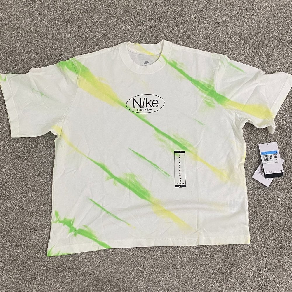 Nike Sportswear Women's Boxy T-Shirt